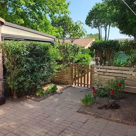 Pavillon Avec Piscine Place De Pkg Privee Holiday home